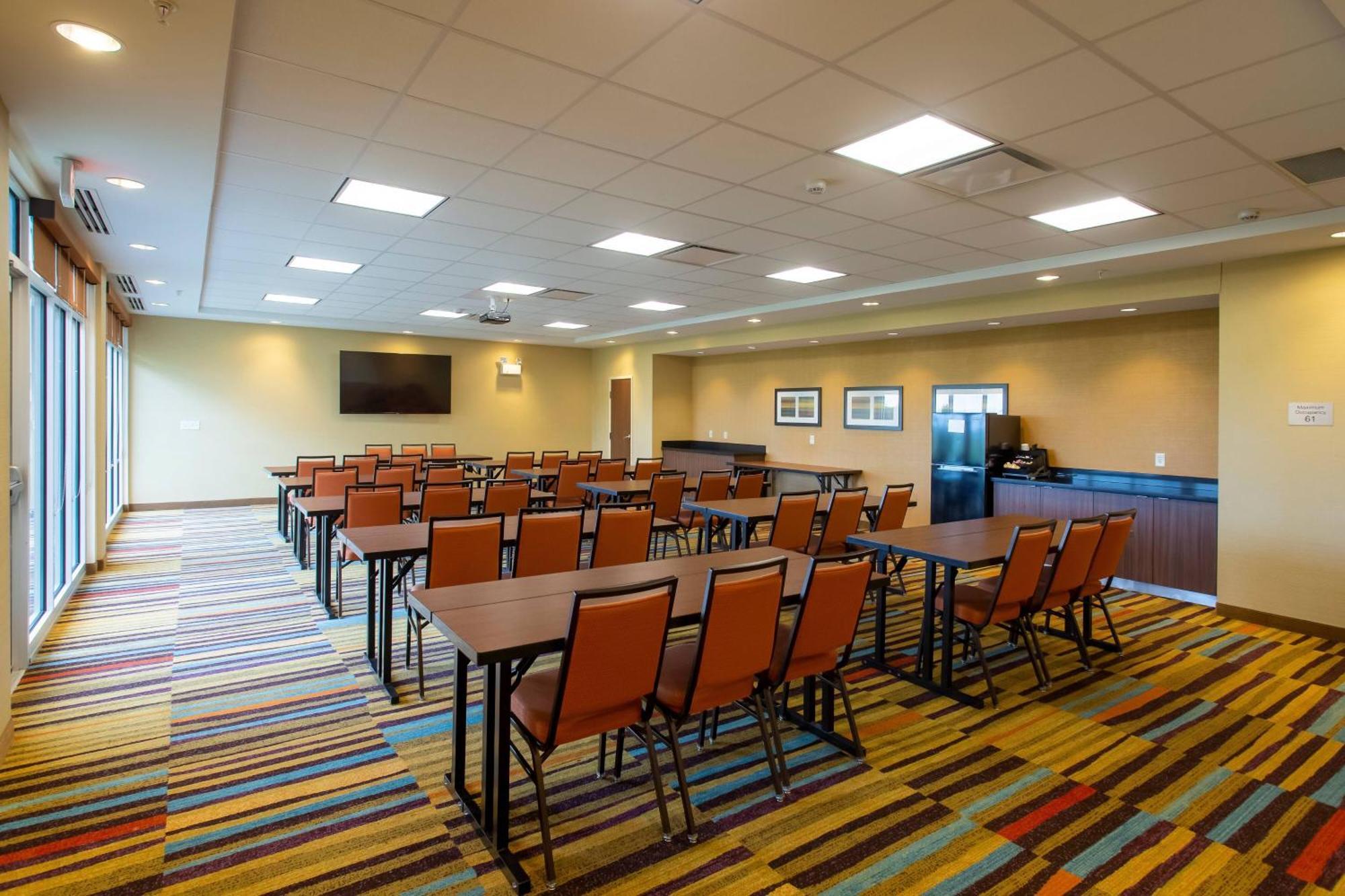 Fairfield Inn & Suites By Marriott Джеймстаун Екстериор снимка