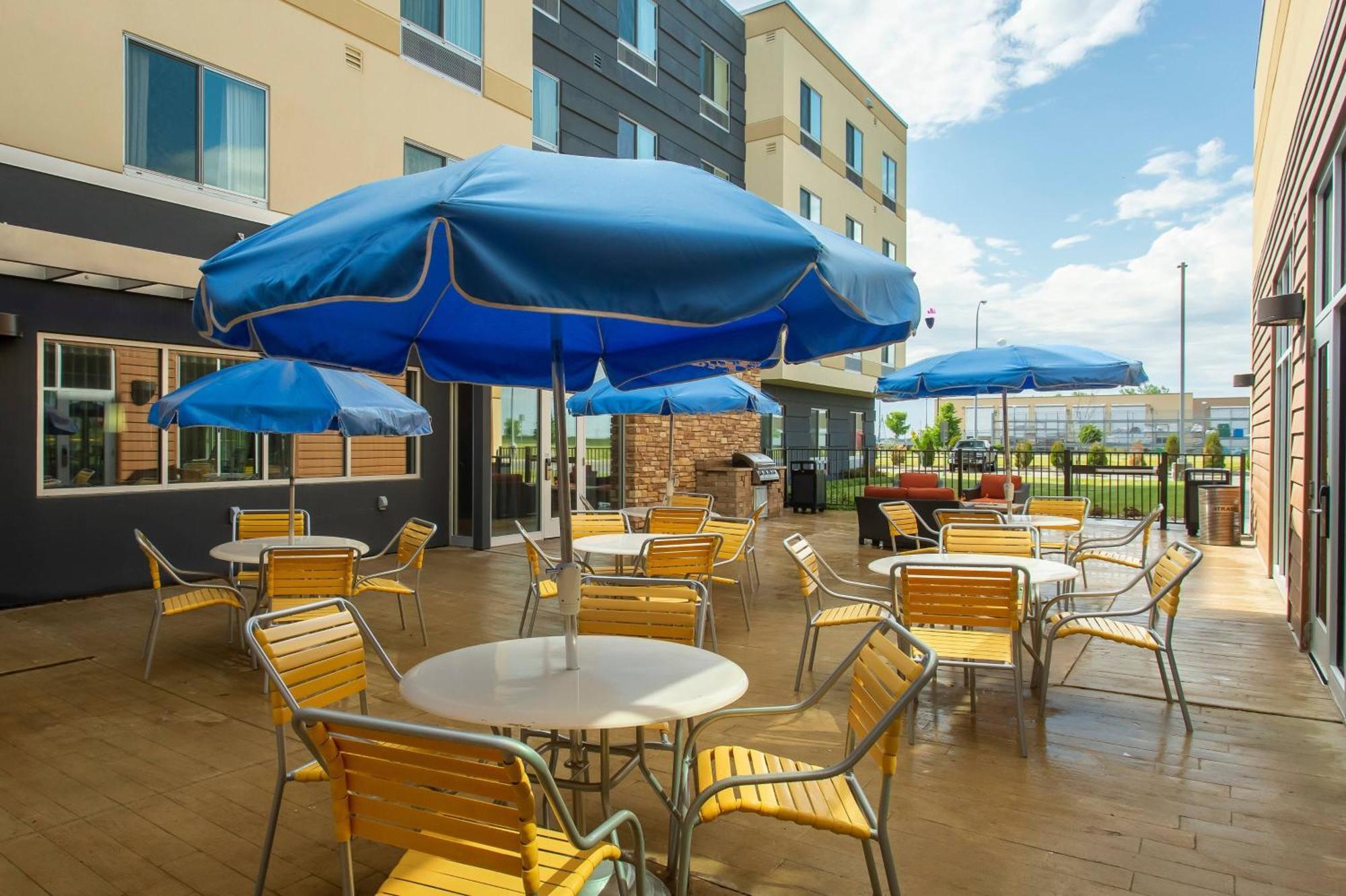 Fairfield Inn & Suites By Marriott Джеймстаун Екстериор снимка