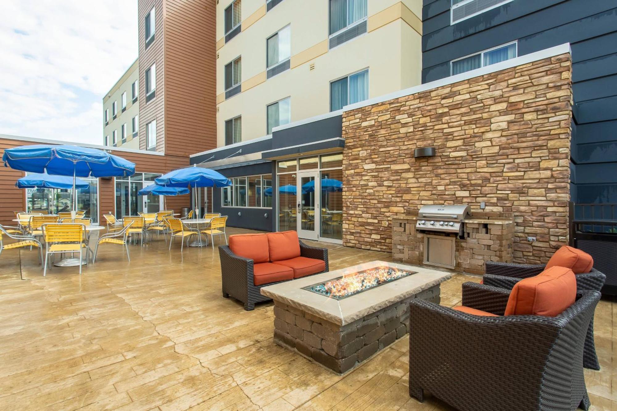 Fairfield Inn & Suites By Marriott Джеймстаун Екстериор снимка