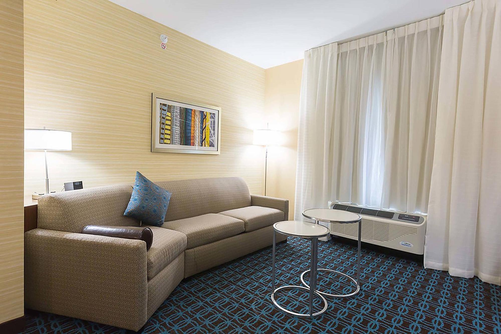Fairfield Inn & Suites By Marriott Джеймстаун Екстериор снимка